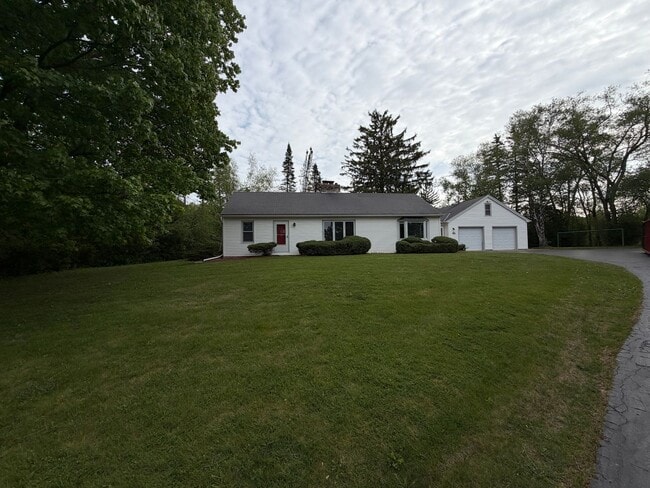Photo - 2 Bedroom Plus Den / 3 Bathroom / Single Family Home