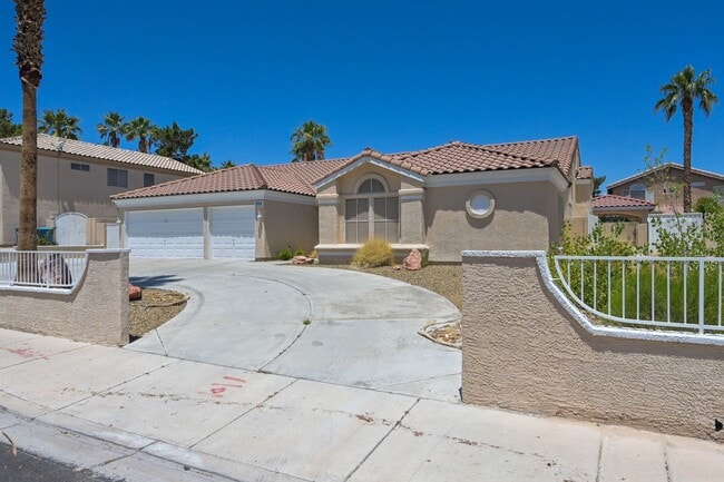 Photo - SE!! 4 Bedrooms!! Single Story!! NO HOA!! 3 Car Garage!!! Pool!!! Spa!!! RV Parking!!! Low mainte...