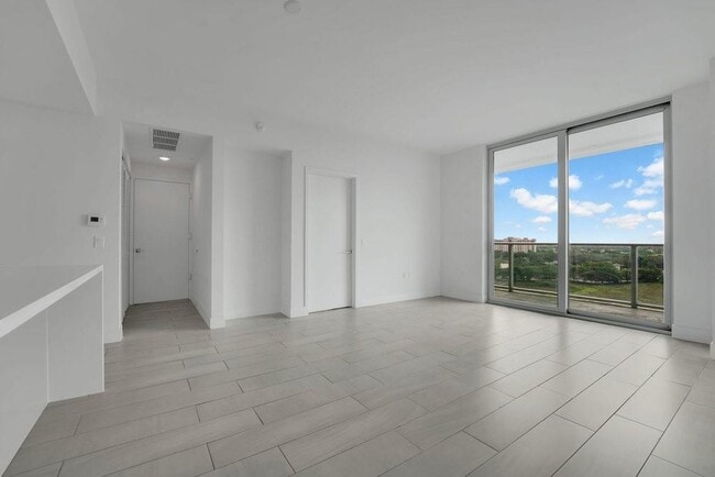 Photo - 2000 Metropica Way Unit 807
