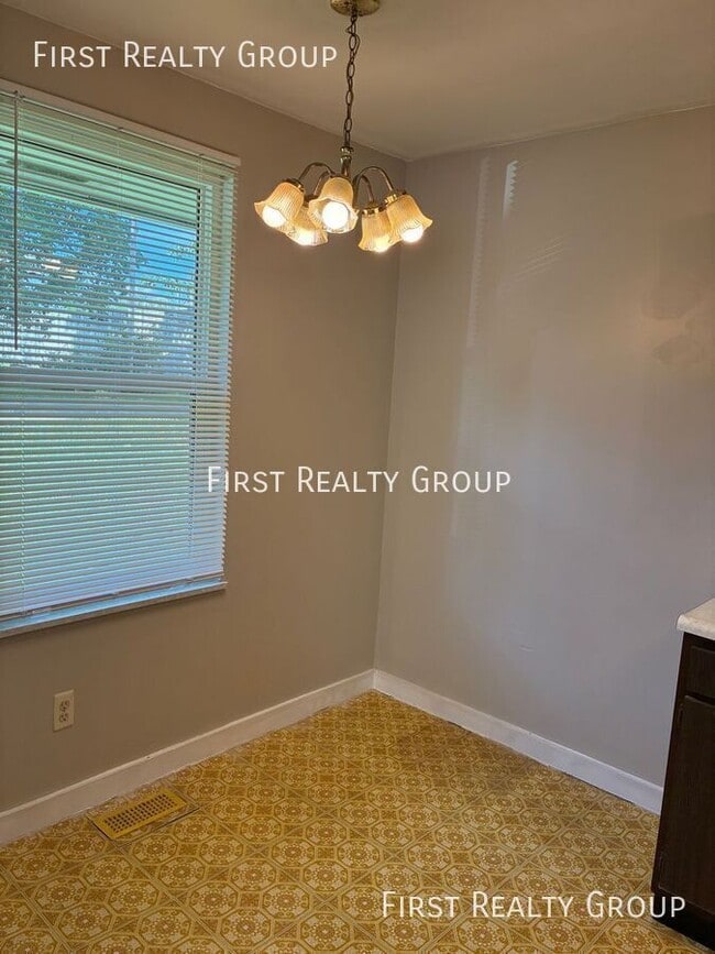 Photo - 2322 Koehler Ave