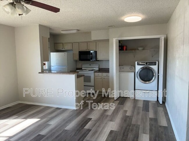 Photo - 512 Lenora Dr Unit B