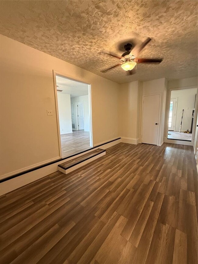 Photo - 613 S Meadow Ln