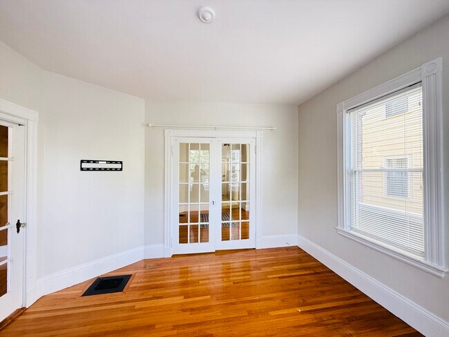 Photo - 35 Kingston St Unit 1