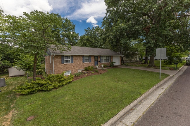 3312 Lynnwood Dr