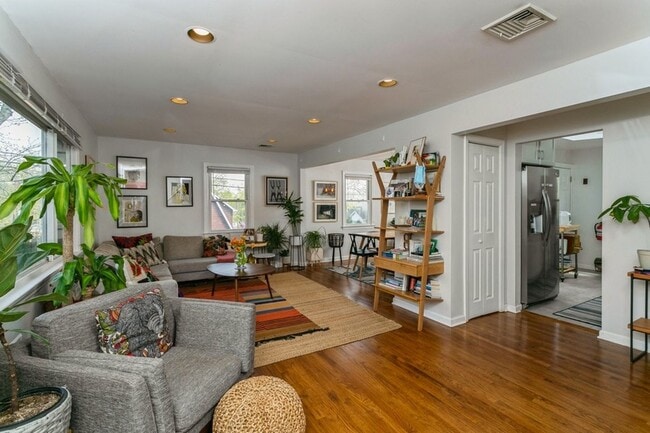 Photo - 160 Magnolia Ave