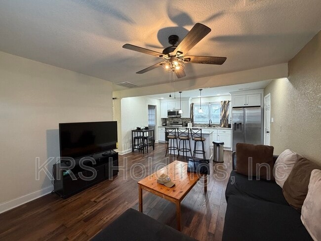 Photo - 391 Hospital Dr