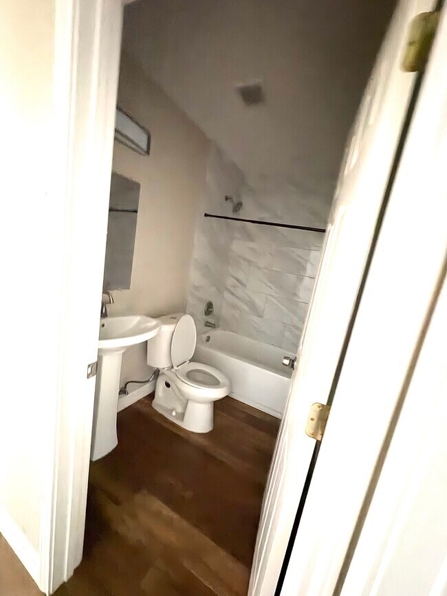 Photo - 4042 Ramsey St