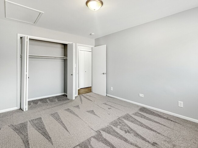 Photo - 533 W 20th St Unit 10