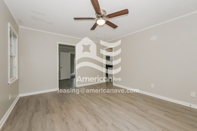 Photo - 3215 Commodore Dr