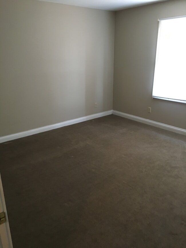 Photo - 426 College St