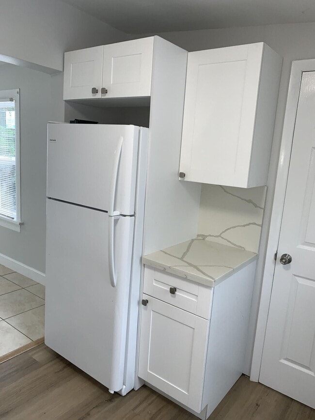 Photo - 801 Dobbins St Unit 7