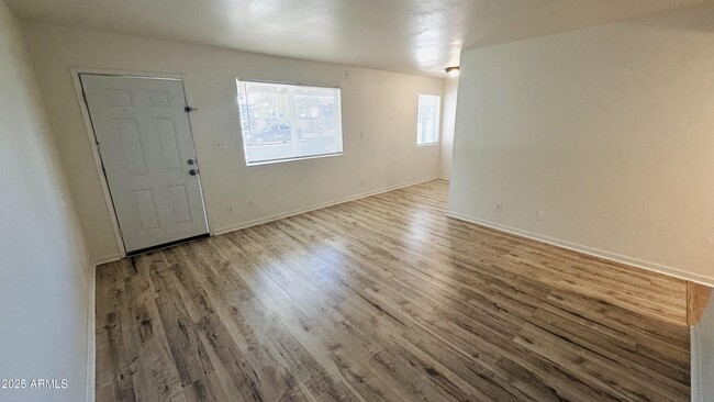 Building Photo - 310 W 8th Ave Unit D Rental