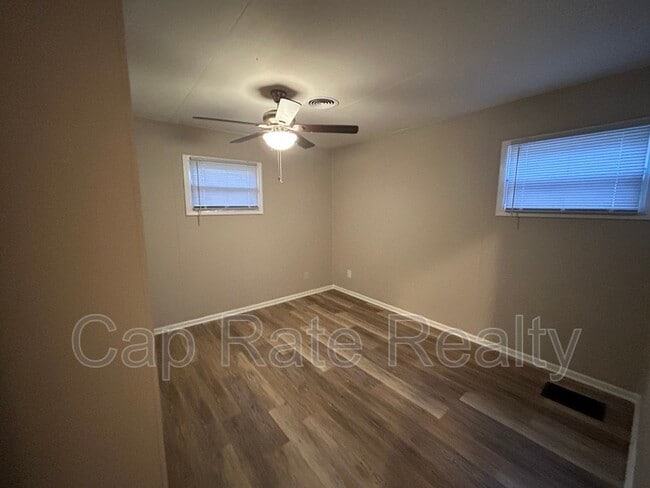Photo - 2163 Grasmere Ave