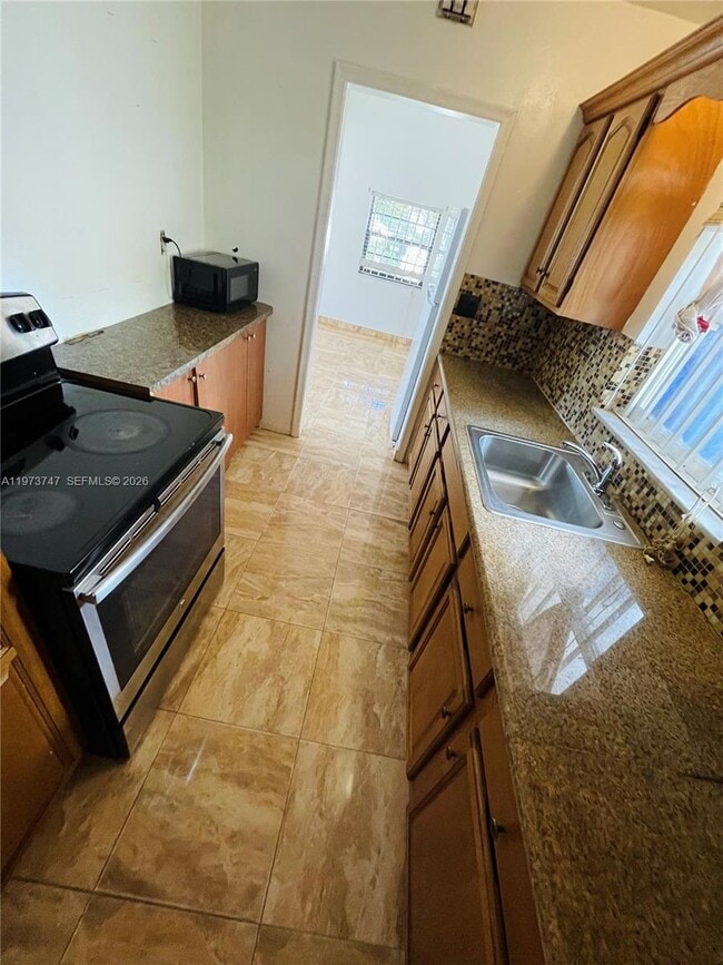 Photo - 16930 NE 21st Ave Unidad 16930