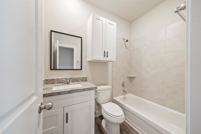 Photo - 412-414 Avenue H