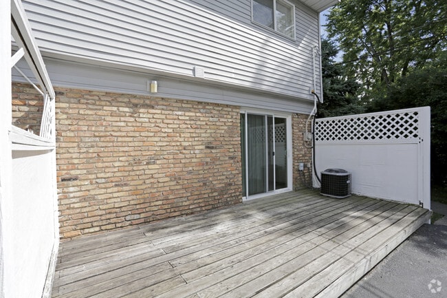 2 Bedroom - Patio