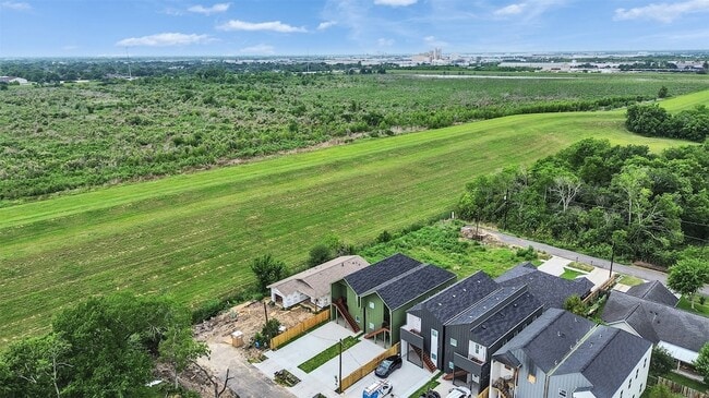 Photo - 9709 Cargill St