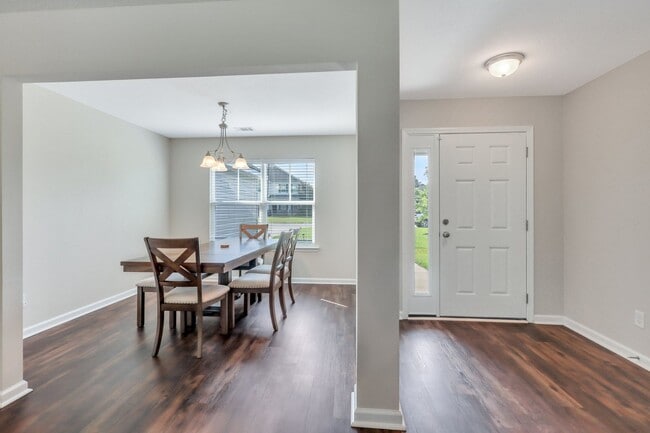 Photo - AVAILABLE MID-APRIL 2026! (Pet Friendly)