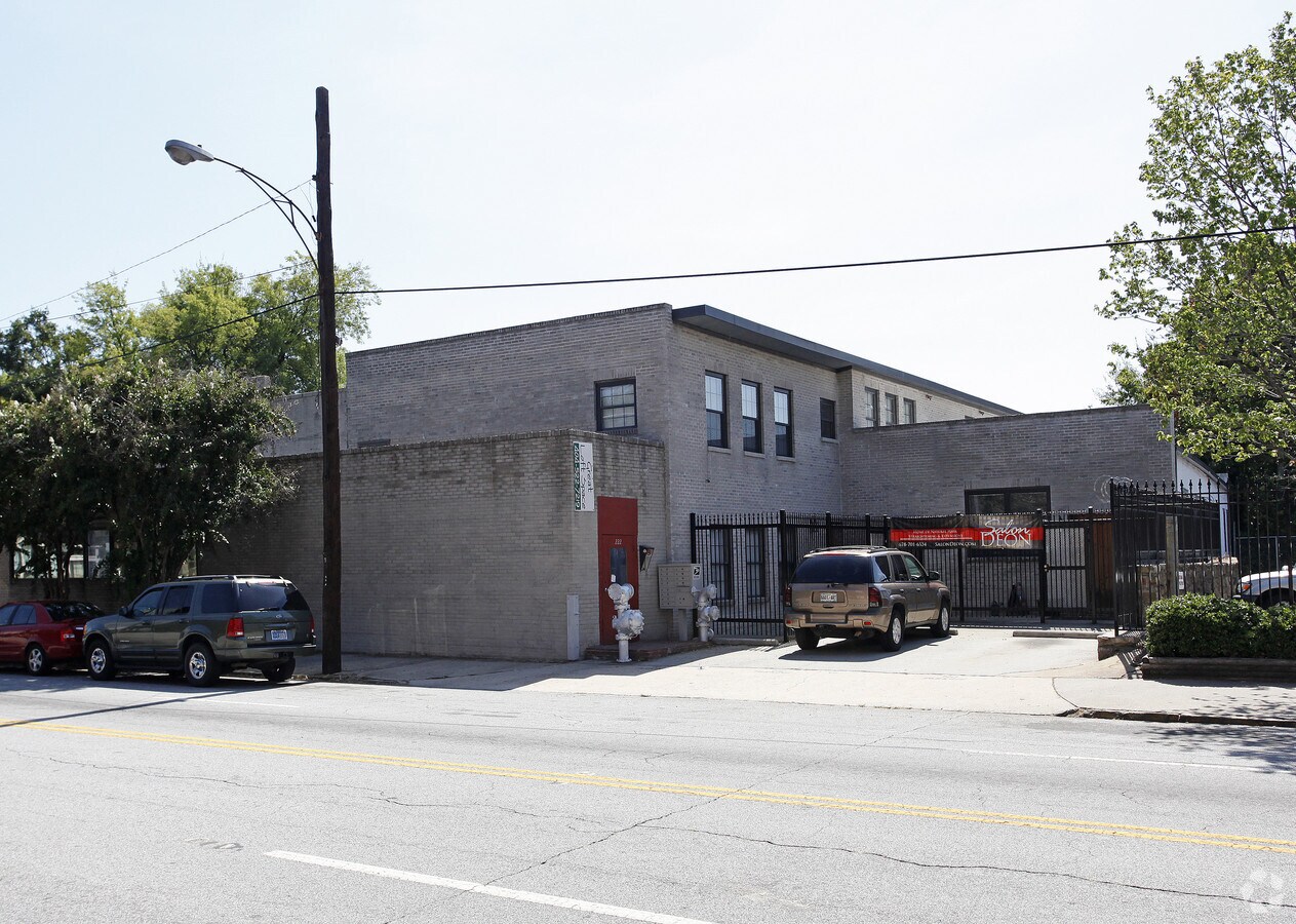 Photo - 222 Peters St SW