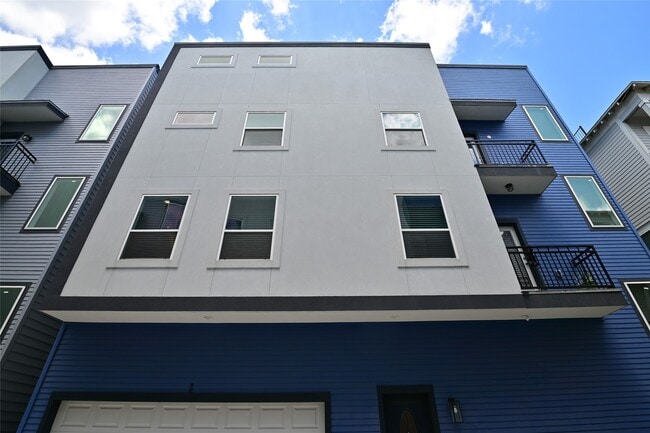 Photo - 1117 W 16th St