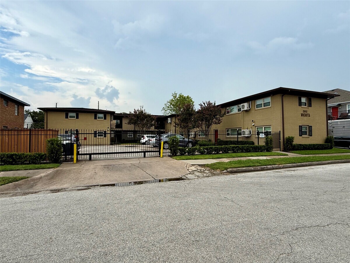 Photo - 2812 Wichita St Unit 13