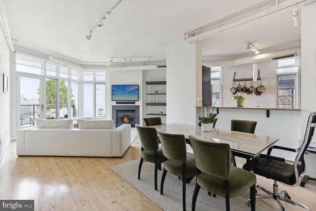 Building Photo - 1700 Kalorama Rd NW Unit 312