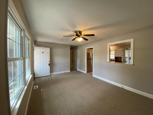 Photo - 1011 Brownlea Dr