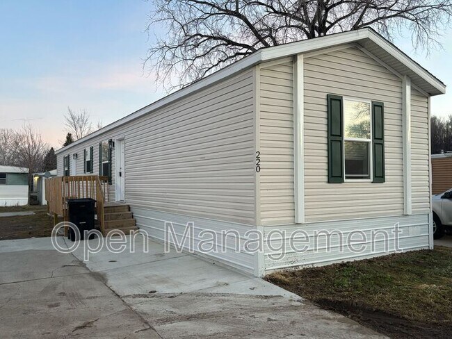 Photo - 725 S 12th St