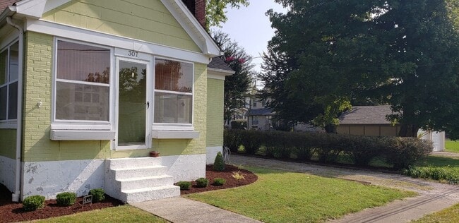 Photo - 307 Helm St