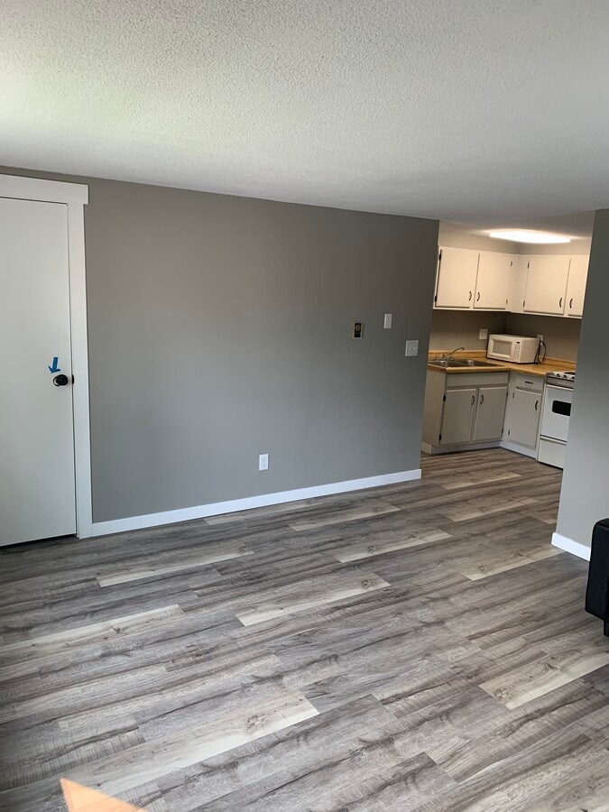 Photo - 614 W Mitchell St