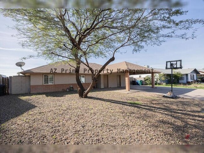 Building Photo - 2429 E Juanita Ave