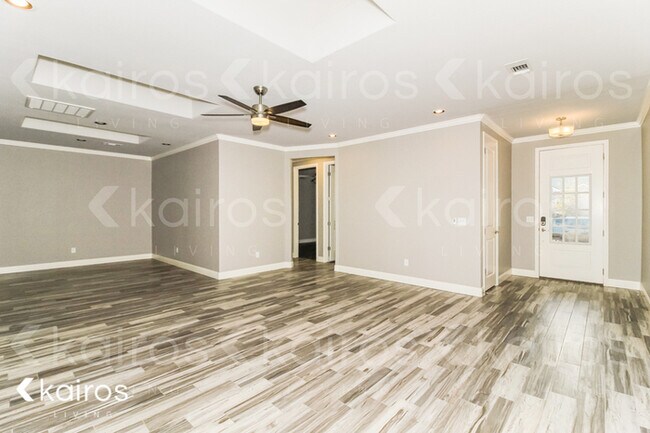 7305 Mosley St