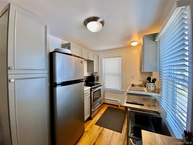 Photo - 880 Wiggins St