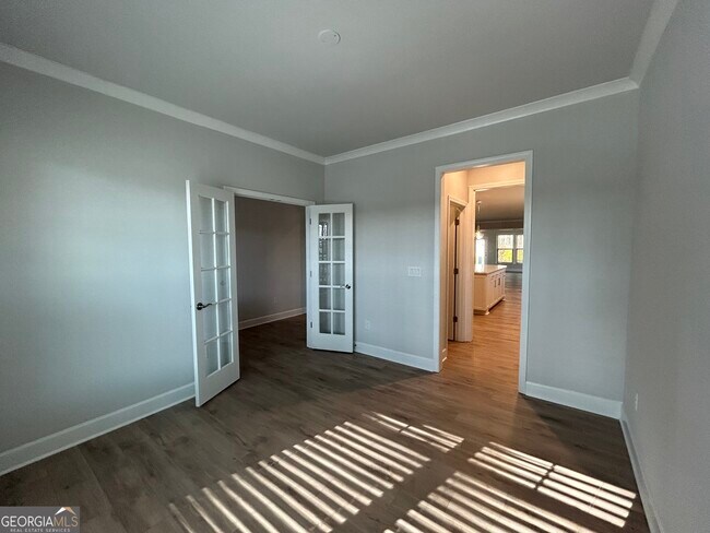 Photo - 450 Bandon Wy