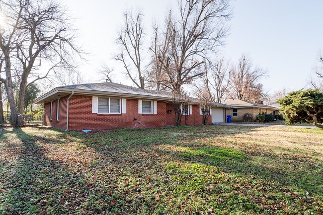 Photo - Beautiful 3-bed, 1-bath Home Available in ...