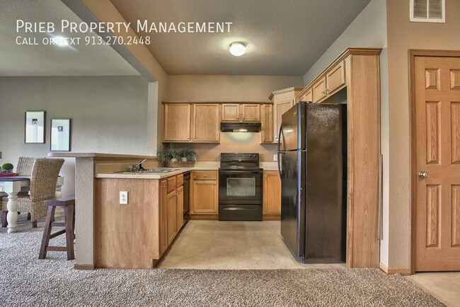 Photo - 884 S Woodson Ct