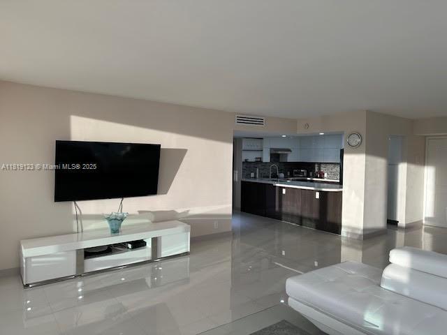 Photo - 100 Bayview Dr Unit 904