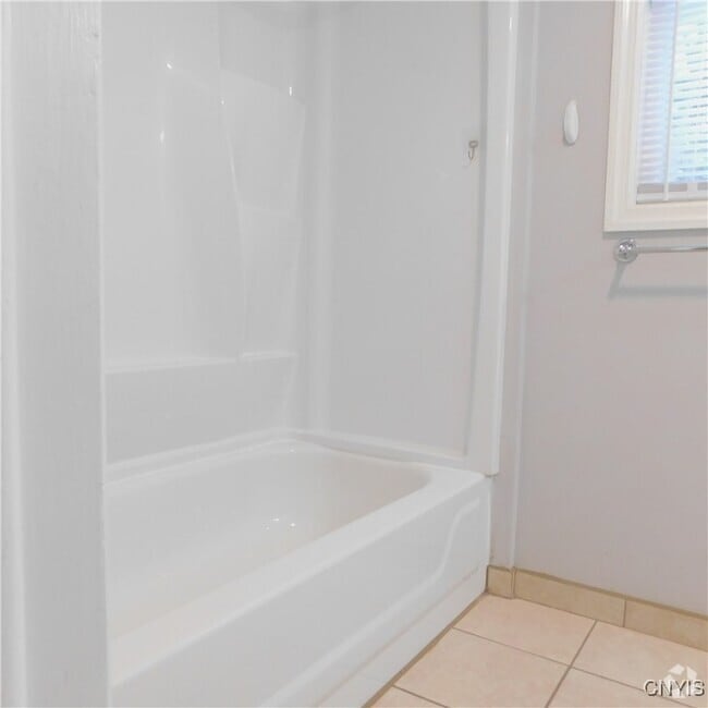 Building Photo - 405 Cypress St Unit #2 Rental