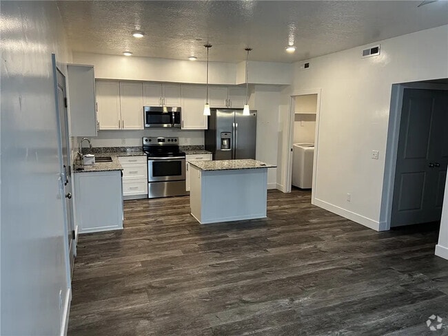 Building Photo - 875 S Depot St Unit 2 Bedroom Condo