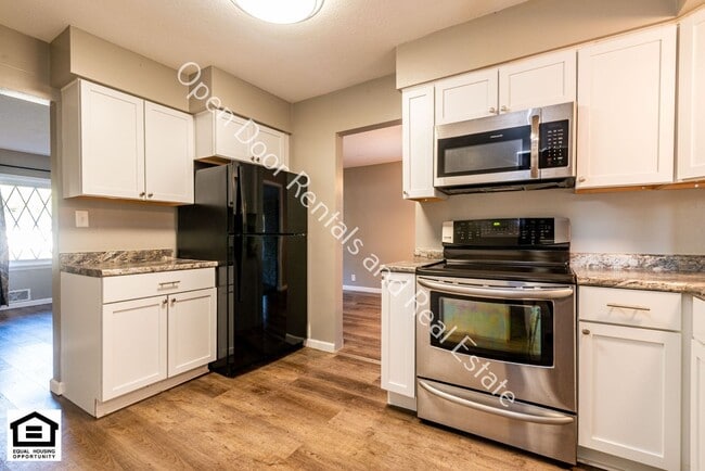 Photo - 4814 Blum Dr