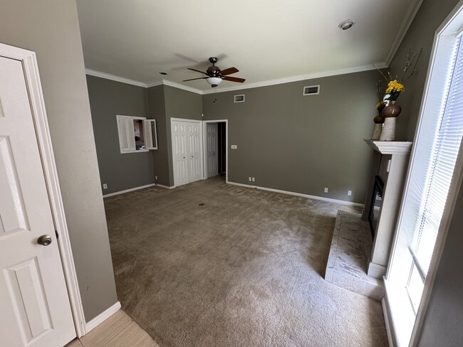 Photo - 504 Independence Dr