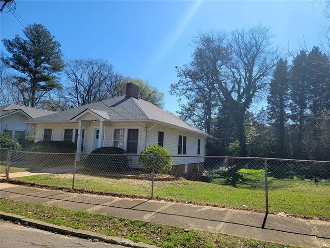 Photo - 251 Archer St