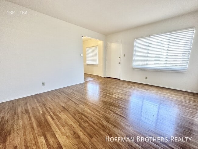 Photo - 5619 W Jefferson Blvd Unit 3