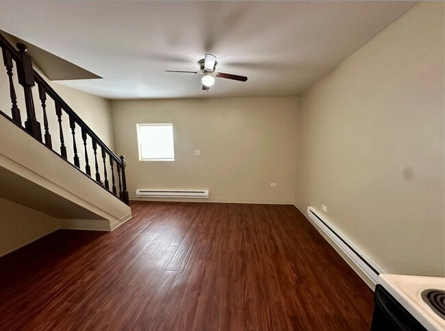 Photo - 690 W Judson St Unit 8