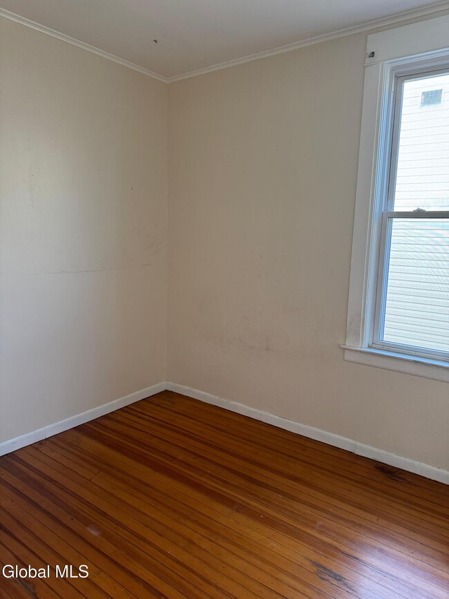 Photo - 535 Hamilton St