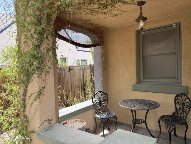 Photo - 2310 E Helen St