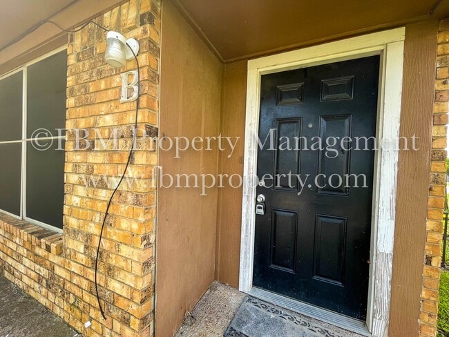 5669 Main St Unit 5669 Main Street