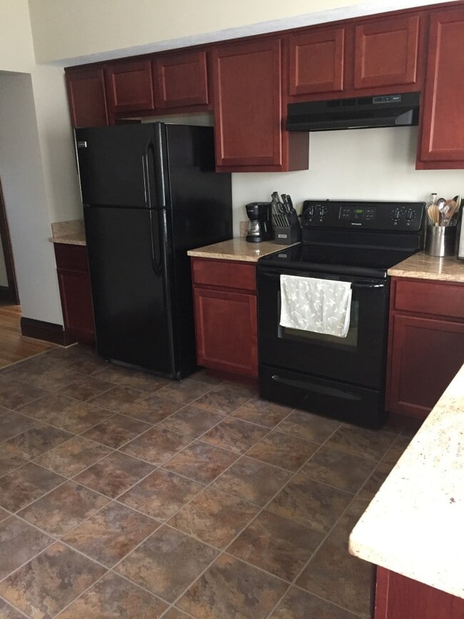 3405 Fairmount Blvd