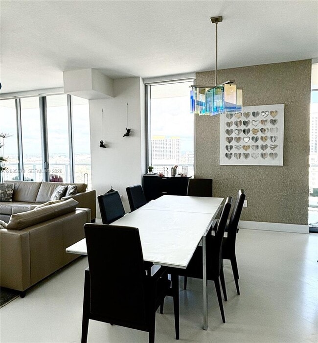 Photo - 79 SW 12th St Unidad 4012-S