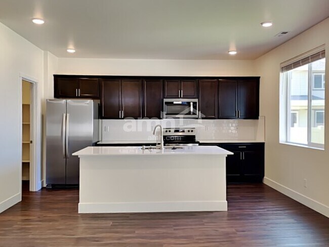 Photo - 305 Smith Dr